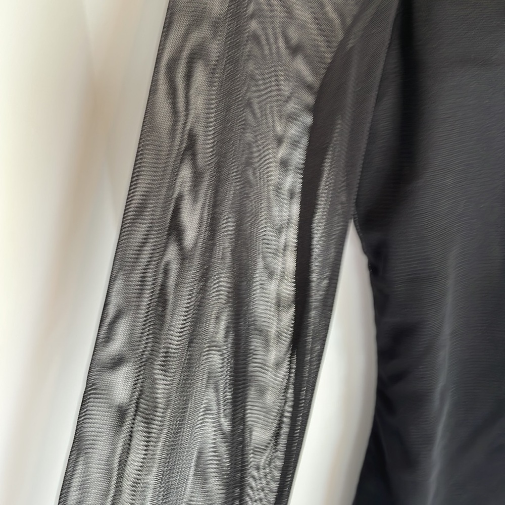 I.N.C. Women's Blouse Sequines Black NWT Size Medium ( would fit a small). - Picture 5 of 8